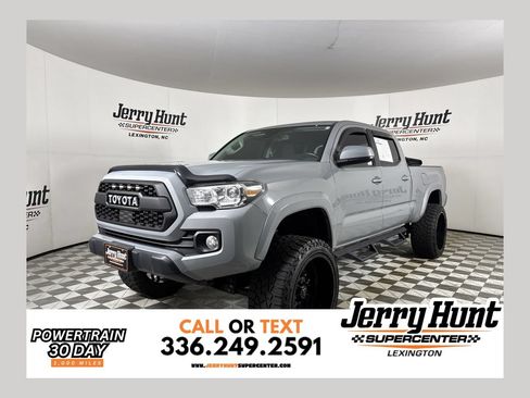 Used 2021 Toyota Tacoma SR5 AWD/4WD image 1