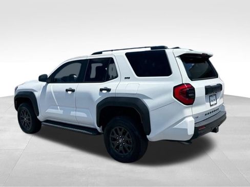 Used 2025 Toyota 4Runner SR5 AWD/4WD image 4