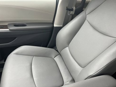 Used 2024 Toyota Sienna XLE image 36