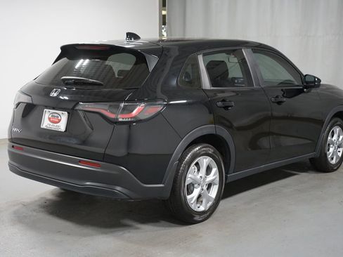 Used 2025 Honda HR-V LX image 8
