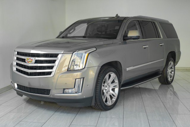 Used 2018 Cadillac Escalade ESV Luxury RWD image 4