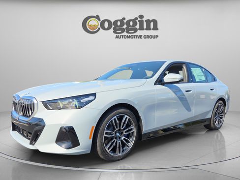 New 2026 BMW 530i w/ M Sport Package RWD image 1