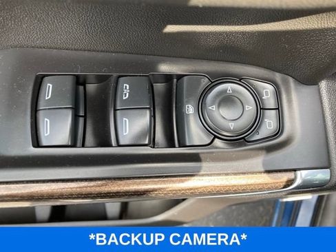 Used 2021 Chevrolet Silverado 1500 LT Trail Boss w/ Convenience Package II AWD/4WD image 9