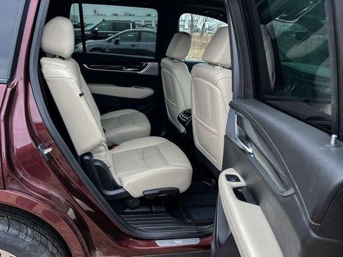 Used 2023 Cadillac XT6 Sport w/ Technology Package image 10