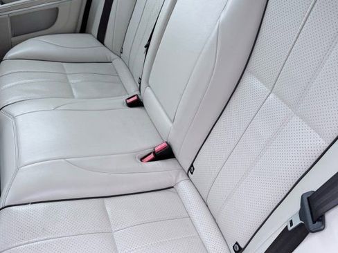 Used 2012 Jaguar XJ L RWD image 10