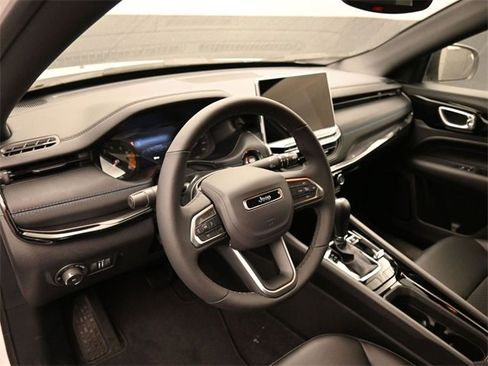 New 2026 Jeep Compass Latitude image 11