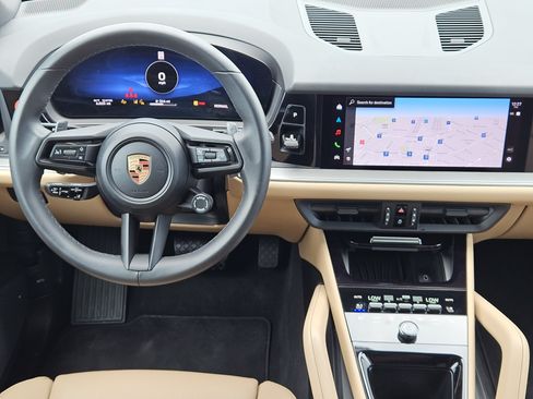 Certified 2026 Porsche Cayenne AWD/4WD image 25