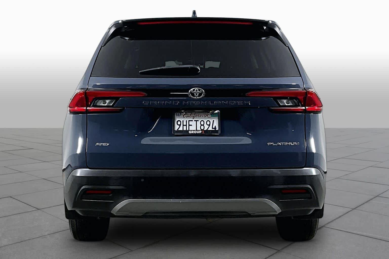 Used 2024 Toyota Grand Highlander AWD image 4