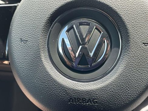 Used 2018 Volkswagen Beetle 2.0T S FWD image 23