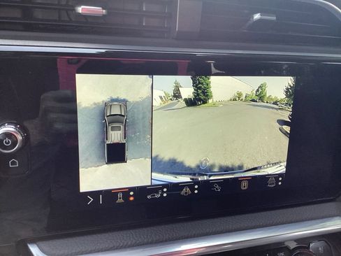 Used 2025 GMC Sierra 1500 Denali w/ Denali Reserve Package AWD/4WD image 17