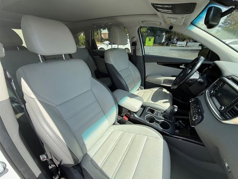 Used 2017 Kia Sorento SX image 25