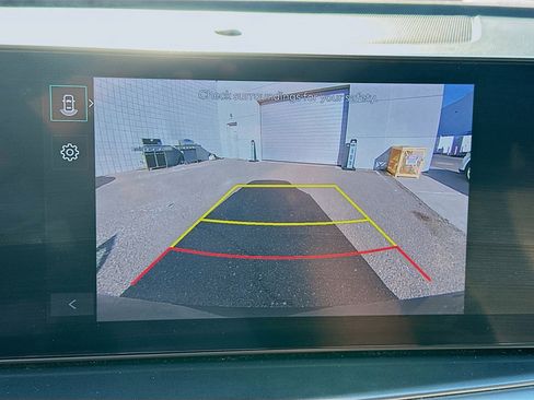 Used 2024 Kia Sorento S image 22