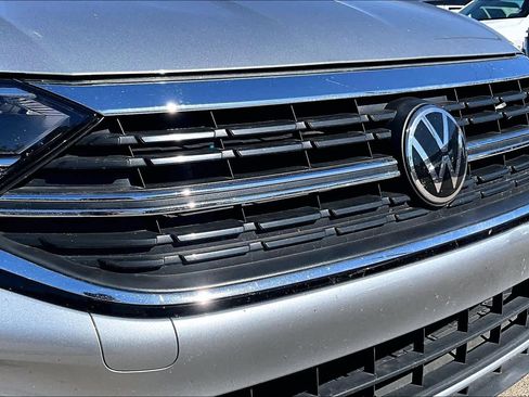Used 2024 Volkswagen Jetta SE image 28