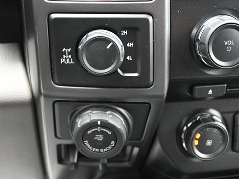Used 2018 Ford F150 XLT w/ Equipment Group 302A Luxury AWD/4WD image 21