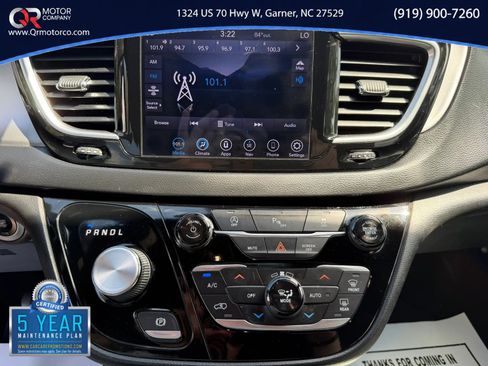 Used 2019 Chrysler Pacifica Touring Plus w/ S Appearance Package FWD image 15