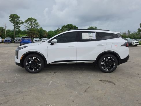 New 2026 Kia Sportage SX FWD image 5