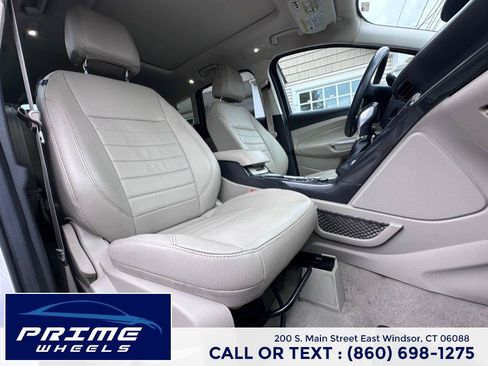 Used 2014 Ford Escape Titanium w/ Equipment Group 401A AWD/4WD image 17
