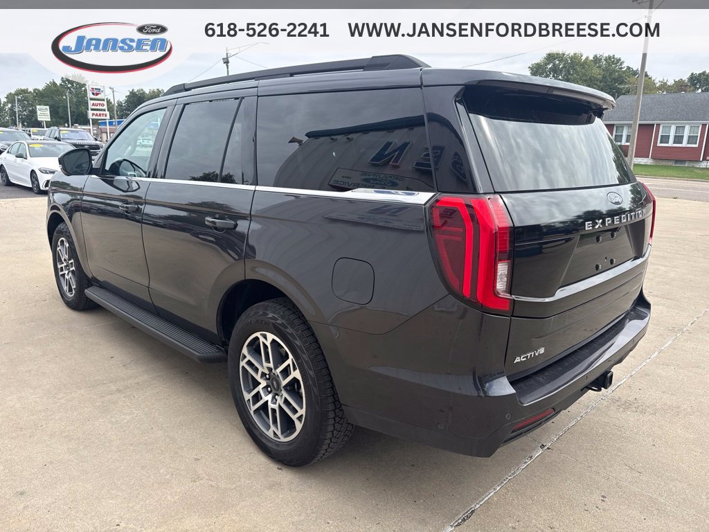 Used 2025 Ford Expedition Active AWD/4WD image 4