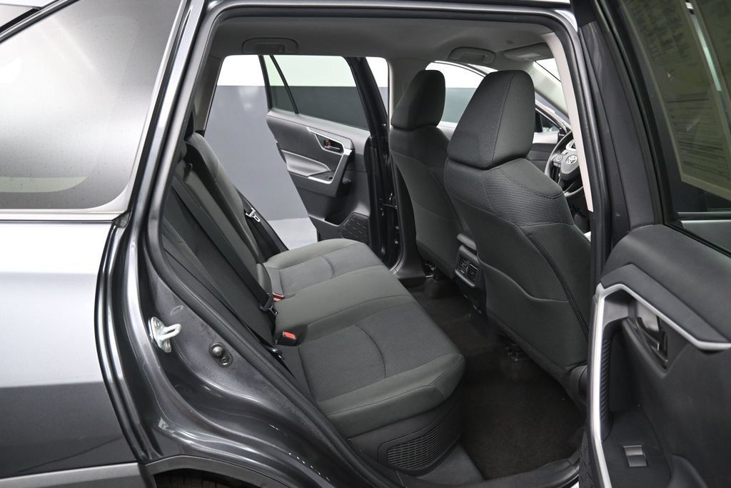 Used 2025 Toyota RAV4 LE AWD/4WD image 29