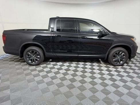 Used 2025 Honda Ridgeline Sport image 7