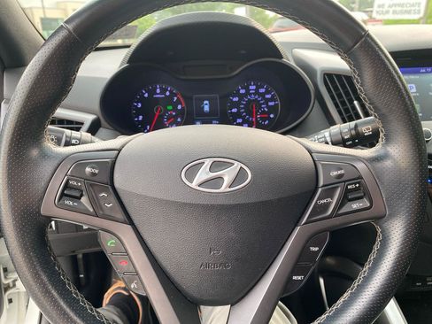 Used 2016 Hyundai Veloster Turbo w/ Option Group 04 FWD image 15