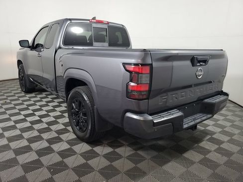 Used 2022 Nissan Frontier SV RWD image 4