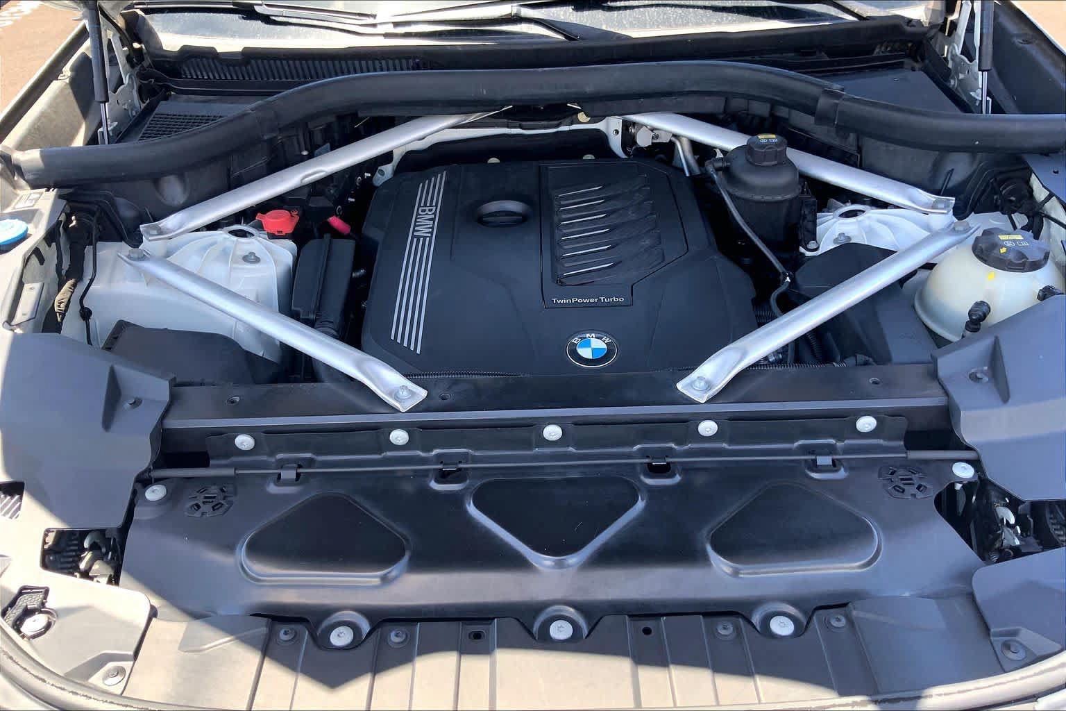 Used 2019 BMW X5 xDrive40i w/ Convenience Package AWD/4WD image 9