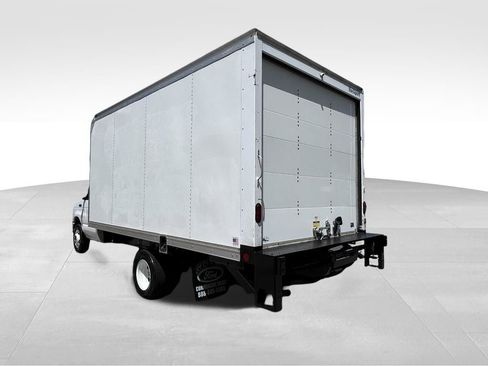 Used 2024 Ford E-350 and Econoline 350 Super Duty w/ Power Windows & Locks Group image 7