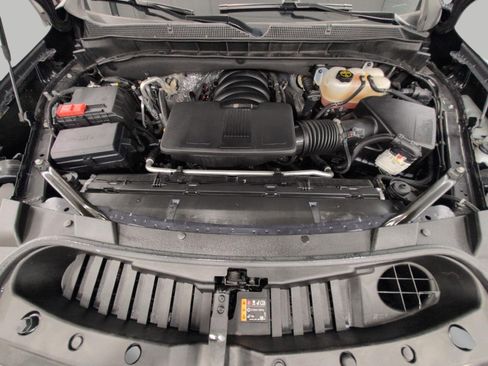 Used 2025 Chevrolet Suburban Z71 AWD/4WD image 9