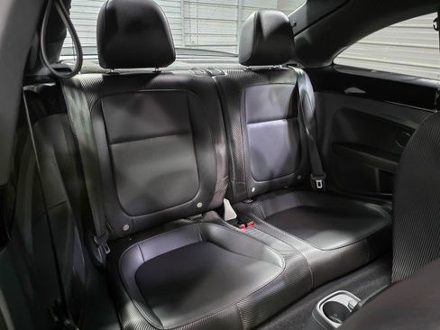 Used 2019 Volkswagen Beetle 2.0T SE FWD image 17