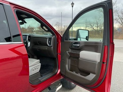 Used 2021 GMC Sierra 3500 SLT w/ SLT Convenience Package image 21