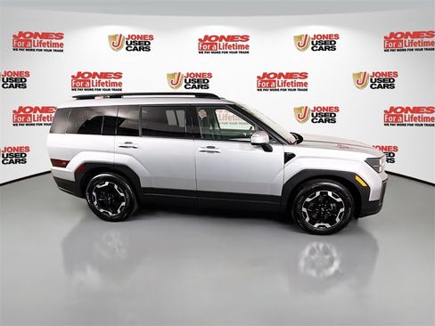 Certified 2025 Hyundai Santa Fe SEL image 18