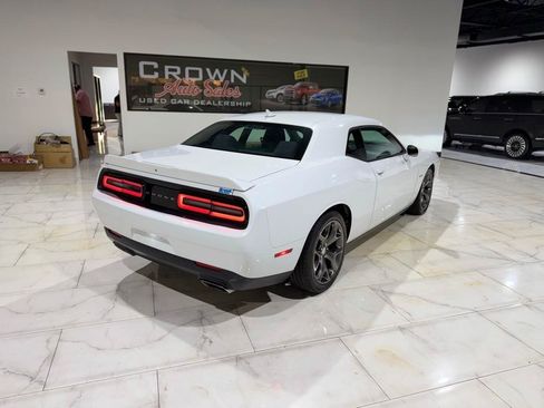 Used 2015 Dodge Challenger R/T w/ Quick Order Package 28B R/T RWD image 8