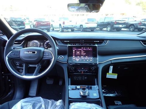 New 2025 Jeep Grand Cherokee Laredo X AWD/4WD image 14