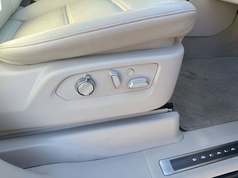 Certified 2022 Cadillac Escalade Sport Platinum image 17