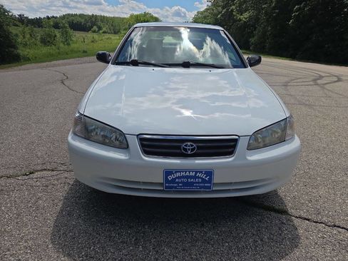 Used 2000 Toyota Camry XLE FWD image 9
