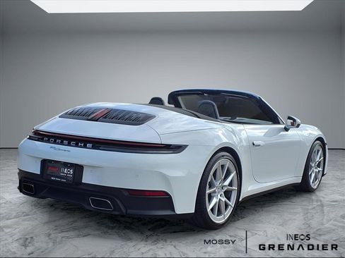 Used 2025 Porsche 911 Carrera image 7