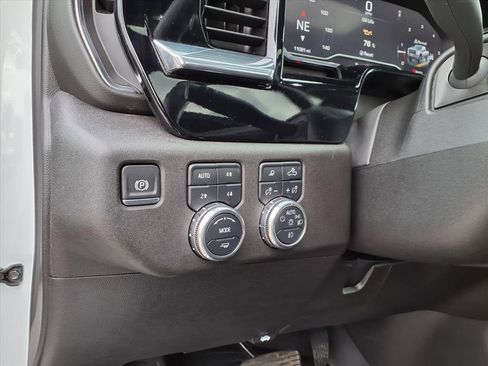 Used 2025 GMC Sierra 2500 SLT w/ SLT Convenience Package image 29