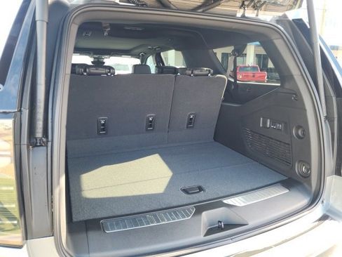 New 2026 Chevrolet Suburban High Country image 27