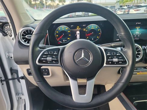 Used 2021 Mercedes-Benz GLB 250 image 18