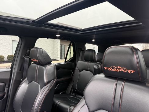 Used 2025 Honda Pilot TrailSport image 20