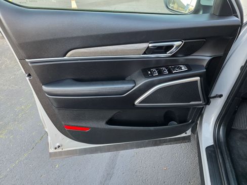 Used 2022 Kia Telluride EX w/ EX Premium Package image 10