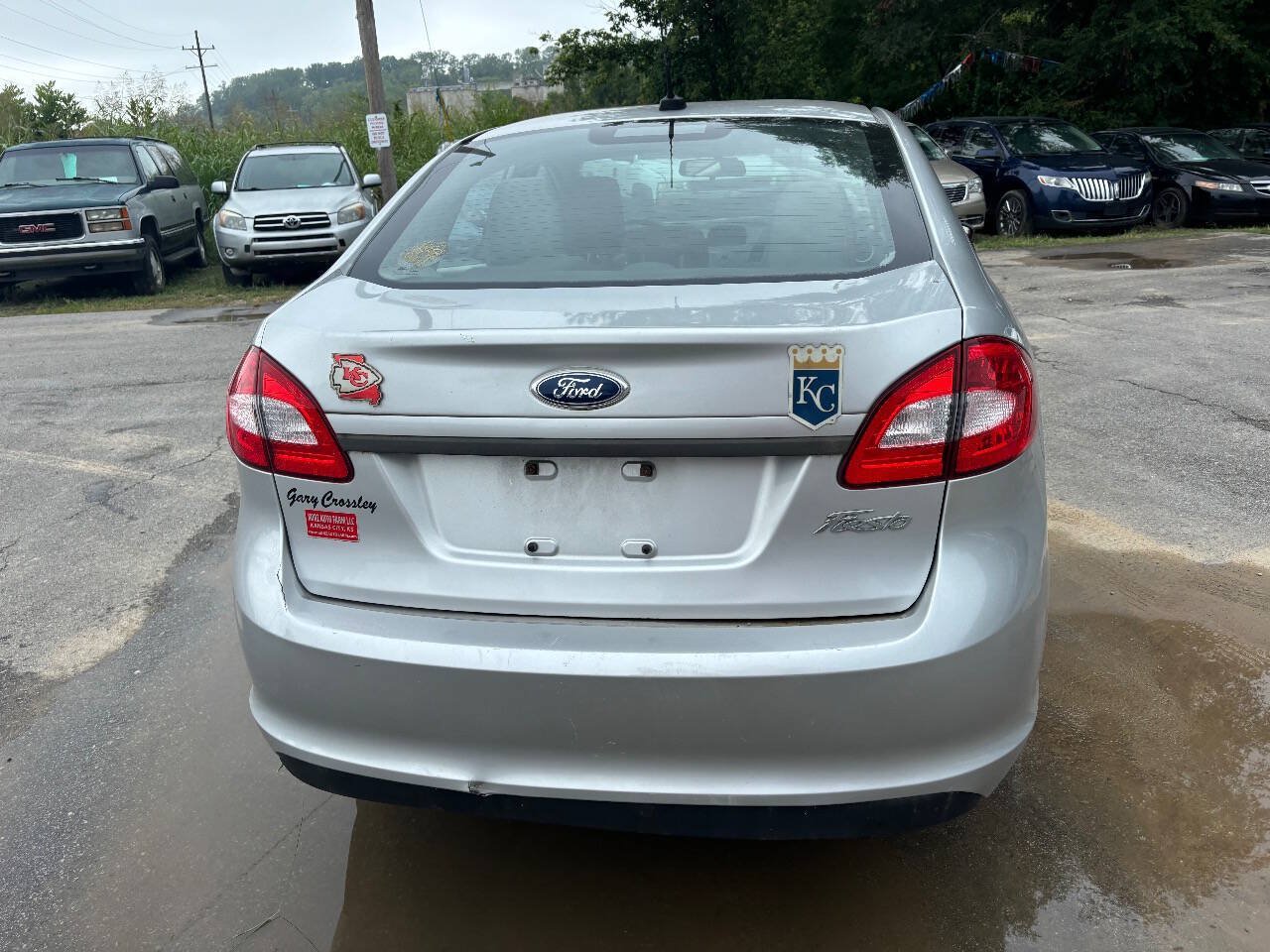 Used 2013 Ford Fiesta S FWD image 11