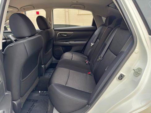 Used 2017 Nissan Altima 2.5 SR FWD image 34