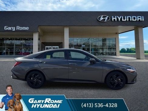 New 2026 Hyundai Elantra SEL Sport Premium FWD image 9