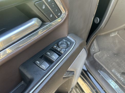 Used 2024 GMC Sierra 2500 Denali w/ Denali Reserve Package AWD/4WD image 13