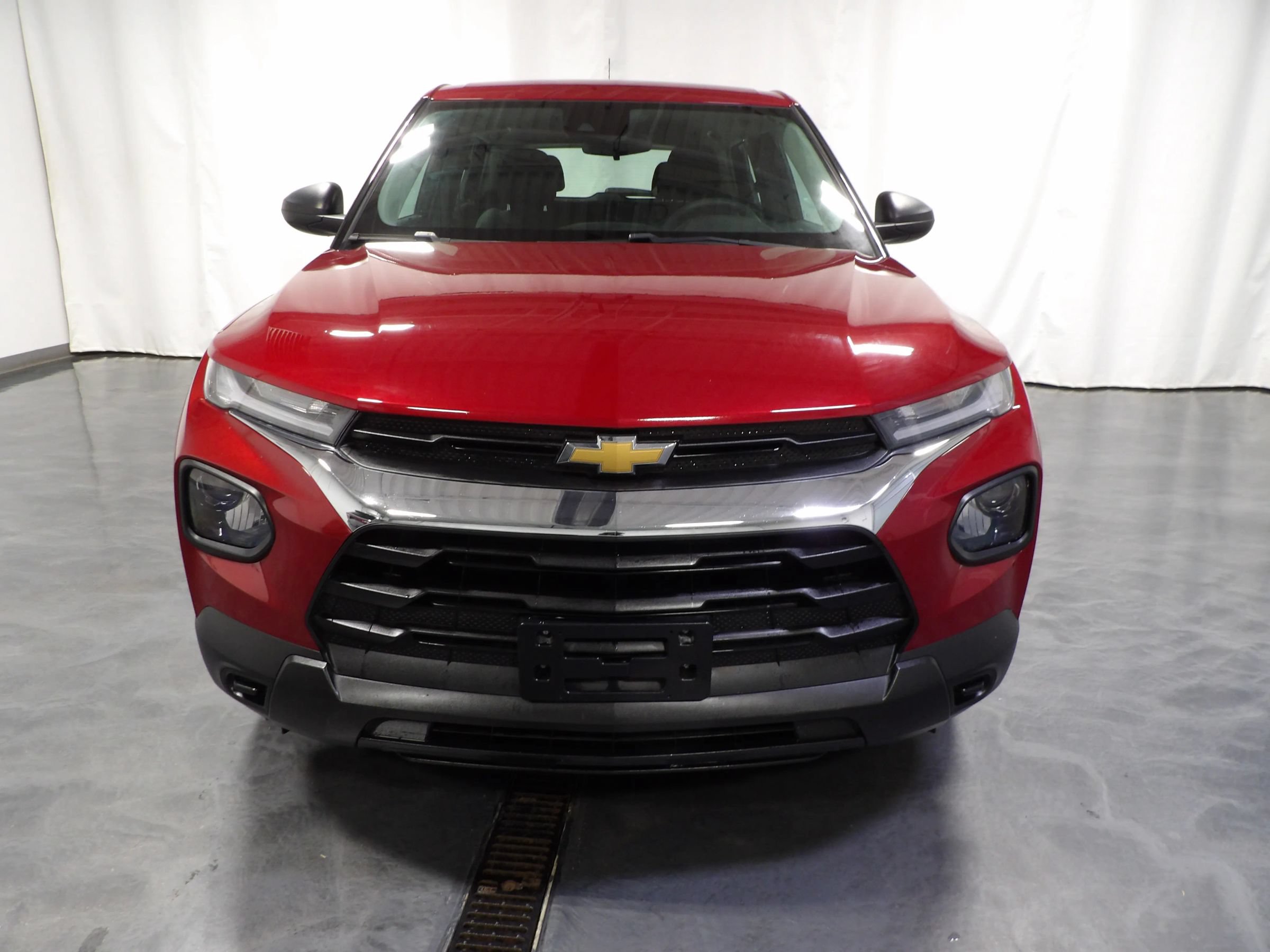 Used 2021 Chevrolet TrailBlazer LS FWD image 2