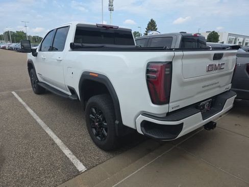 Used 2025 GMC Sierra 2500 AT4 w/ AT4 Premium Plus Package AWD/4WD image 4