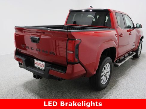 Used 2025 Toyota Tacoma SR5 image 7