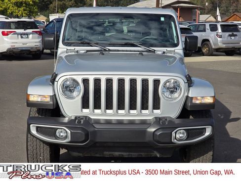 Used 2023 Jeep Wrangler Sahara w/ Cold Weather Group image 8